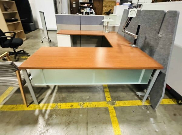 Office Desk - Image 3