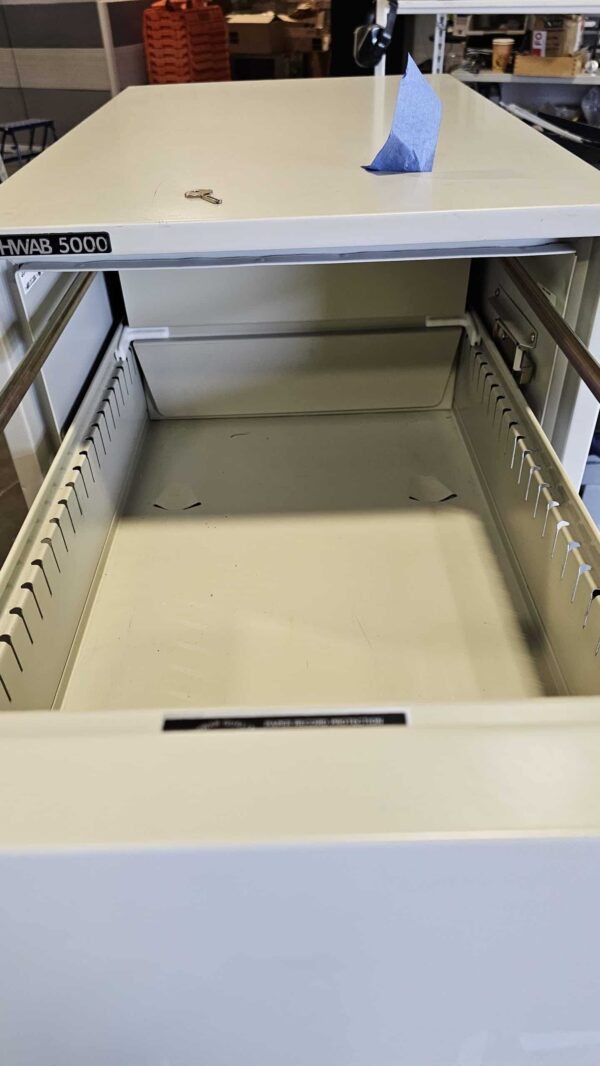 Schwab 5000 Legal Sized Vertical Fire File - Image 3