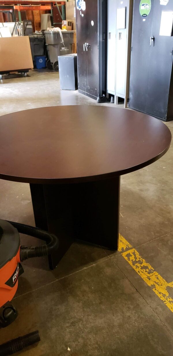 42" Round Table