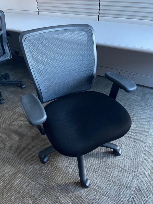 Performance CoolMesh Basic Task Chair