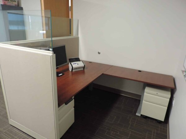 Hon Accelerate 6x7/6x8/6.5x7/8x8' Workstations - Image 4
